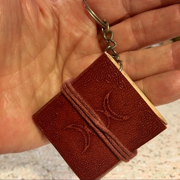 Triple Moon Mini Leather Journal On Keychain - Picture 2 of 8
